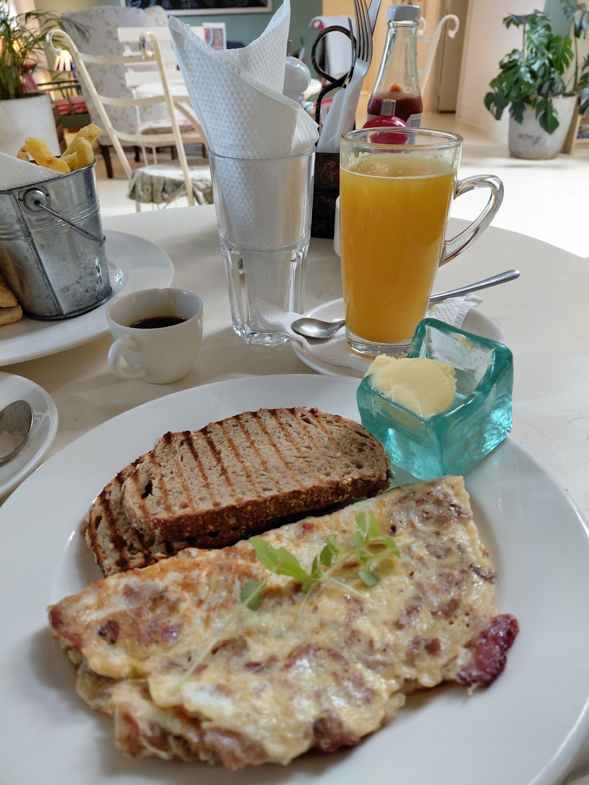 Tin Roof Cafe, Nairobi